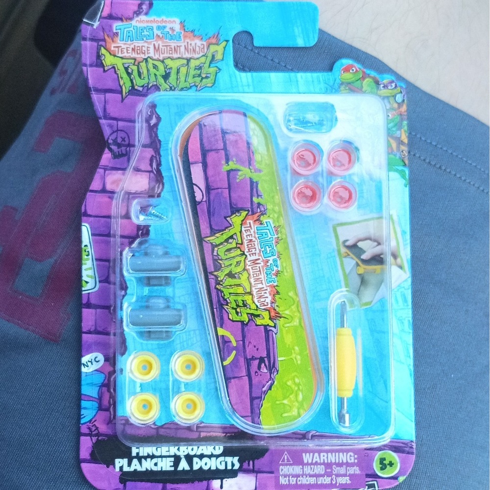 Nickelodeon TMNT Tales Fingerboard Set w/ Wheels & Tool, Multicolor 5+